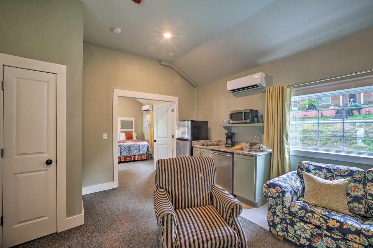 Downtown Branson Cottage With Pool Access! المظهر الخارجي الصورة