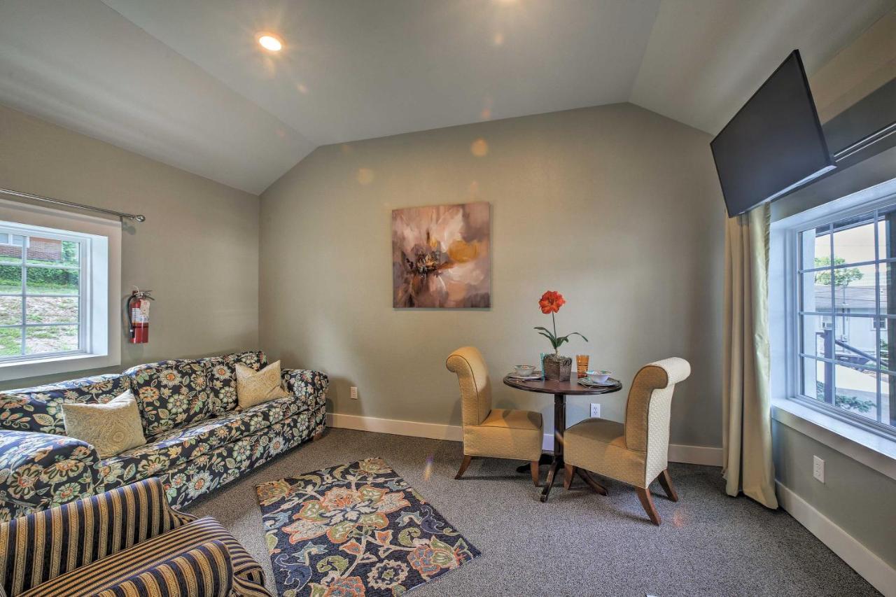 Downtown Branson Cottage With Pool Access! المظهر الخارجي الصورة