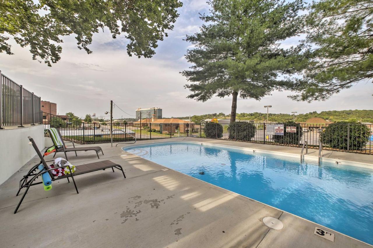 Downtown Branson Cottage With Pool Access! المظهر الخارجي الصورة