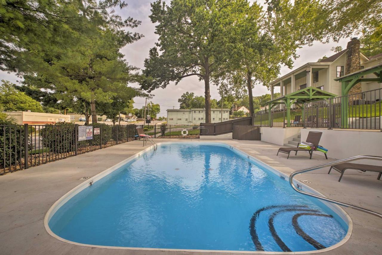 Downtown Branson Cottage With Pool Access! المظهر الخارجي الصورة
